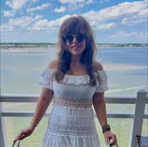 Meet your Posher, Olivia